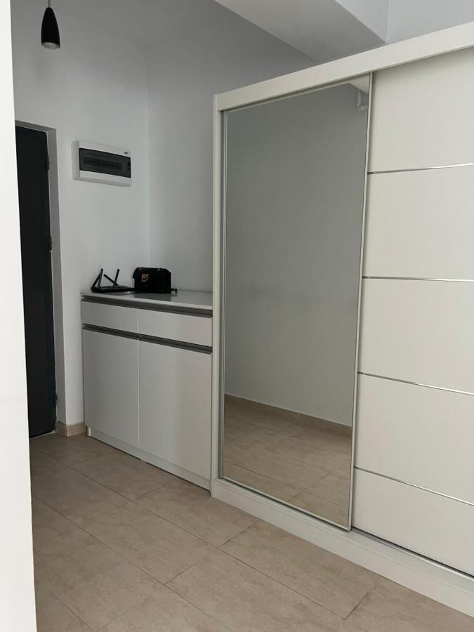 Aparthotel Lake Bucarest Esterno foto