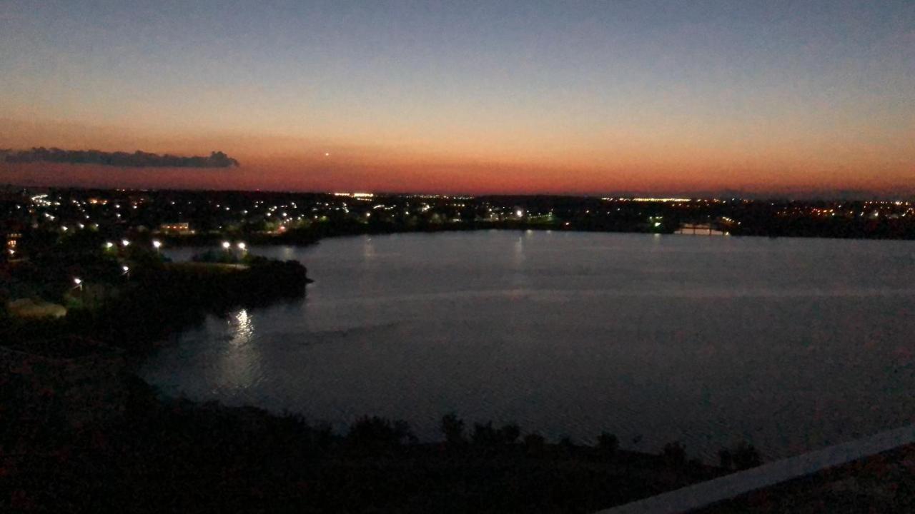 Aparthotel Lake Bucarest Esterno foto